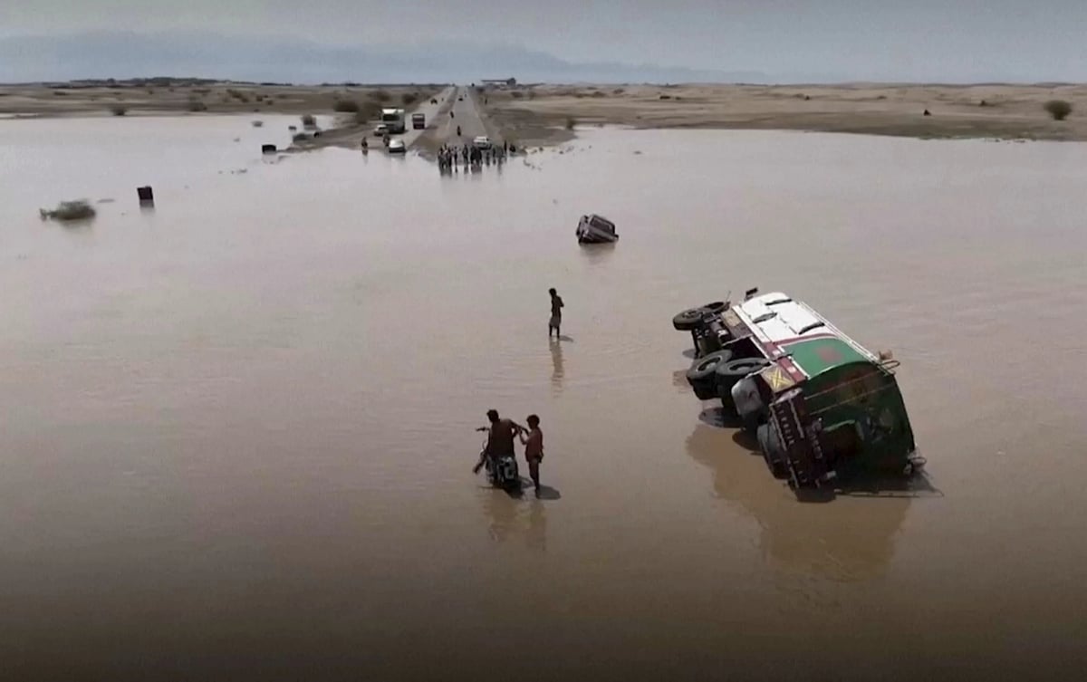AP : Flooding In Yemen Leaves 30 People Dead And Hundreds Displaced |